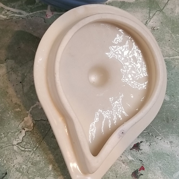 VTG USA Pottery Small Pitcher with Lid - Picture 5 of 5